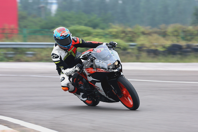 纯粹赛道利器 2018款KTM RC390爱卡试驾