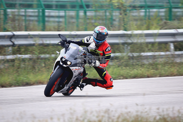 纯粹赛道利器 2018款KTM RC390爱卡试驾