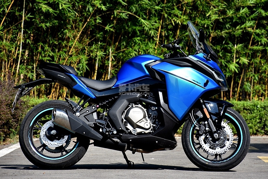 「图文」冲击市场空白 试春风400GT运动旅行