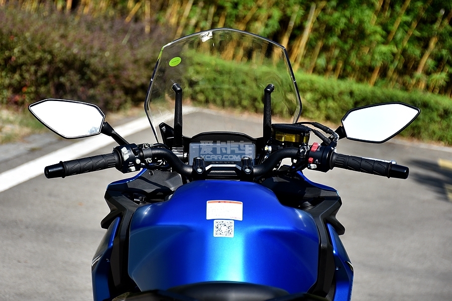 「图文」冲击市场空白 试春风400GT运动旅行