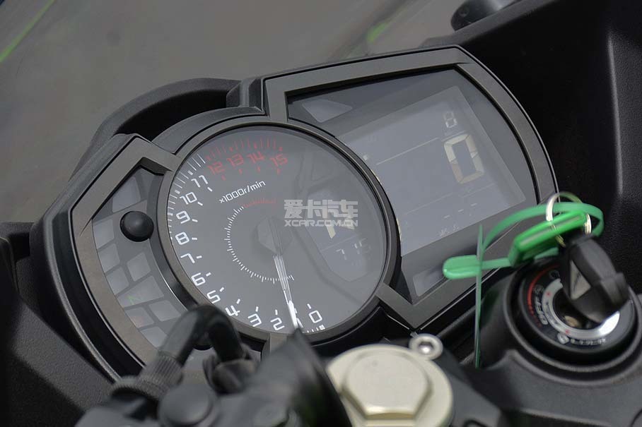 KTM RC390；川崎 Ninja400；RC390；Ninja400；忍者