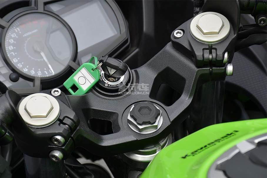 KTM RC390；川崎 Ninja400；RC390；Ninja400；忍者