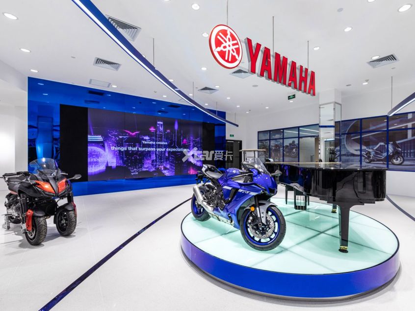 纳米体育YAMAHA旗舰店开业 XMAX300调至498万元(图2)
