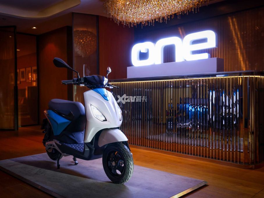 ӦԳ·Piaggio OneĴڵ·䡣ʵƺͰ߶ȡƽ̹̤塢ʵö̵Ŀʽ˿ͽ̤壬ԼͬУ·ӵнϴߴ索ռ䡣