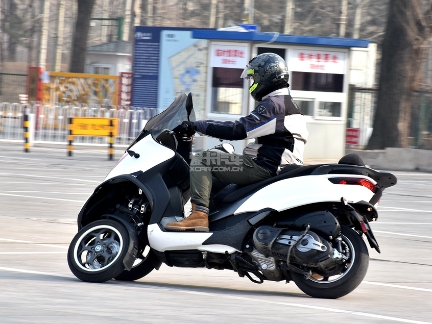 比亚乔;Piaggio;比亚乔MP3;比亚乔倒三轮;MP3 Sport 50