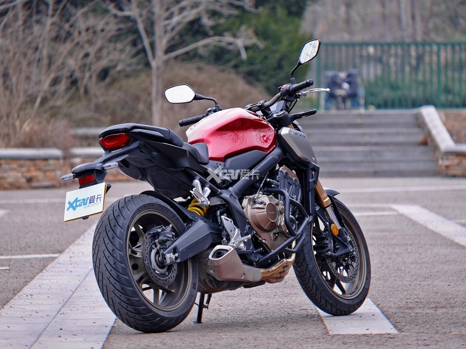 ȻNeo Sports CafһЩζCB650R˶ֳıʲûеõڸǣʮĶβʱǵӾ񾭡