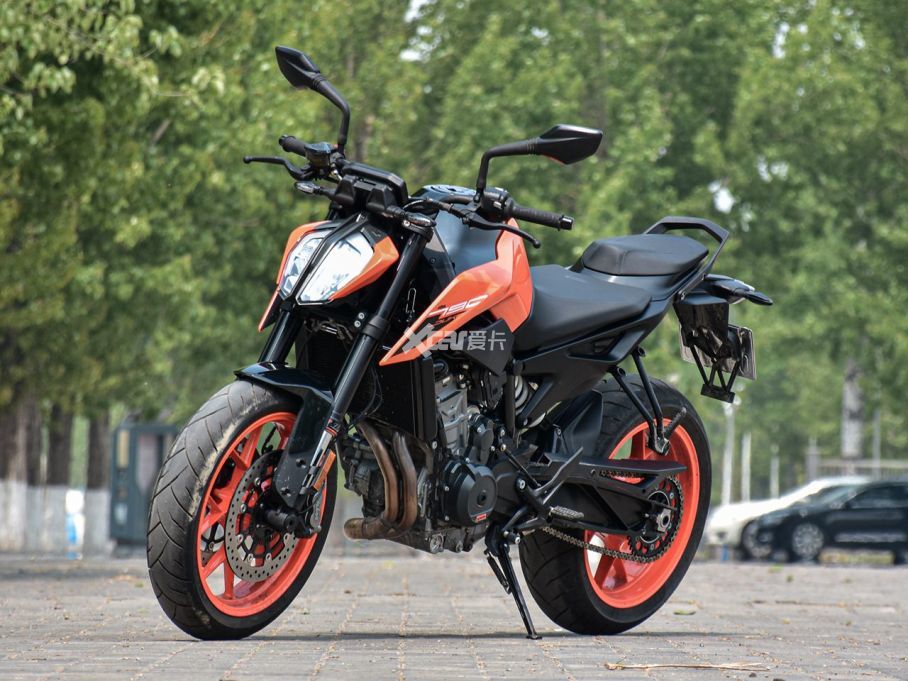 KTM 790 DUKE˴KTMʺĵһǹȻ˴еȻCKDʽ۸Ѿ8Ԫ䣬һֵٿһĳֳ۸ϵԼѡҪԭ֮һһKTM790 DUKEһ顰̰塱ǲҲܵѹأ