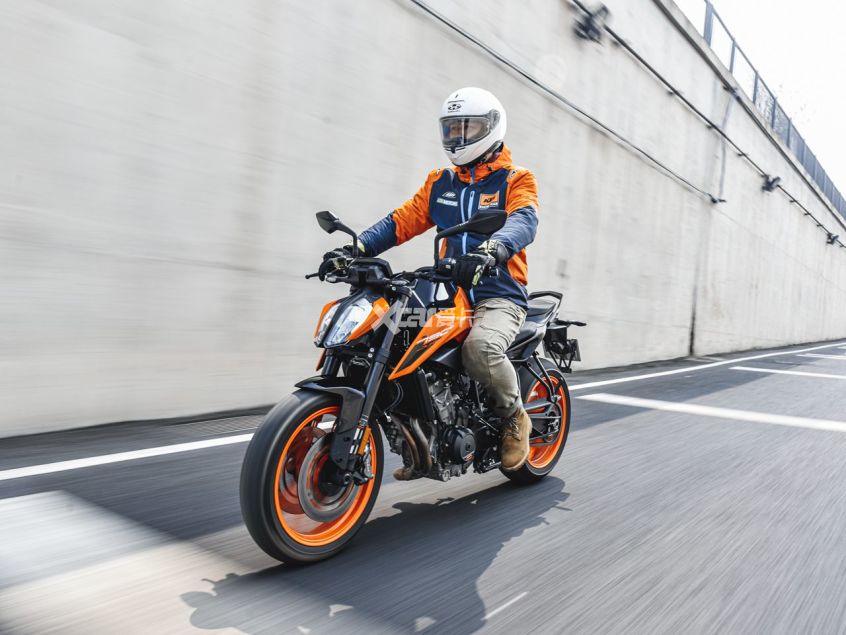 等等党的胜利试驾ktm790dukeckd版