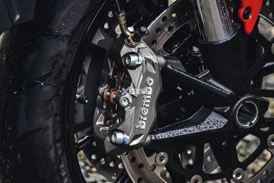 320mm븡Brembo M4.32ĻǯѾMonsterĻƽˣԡ