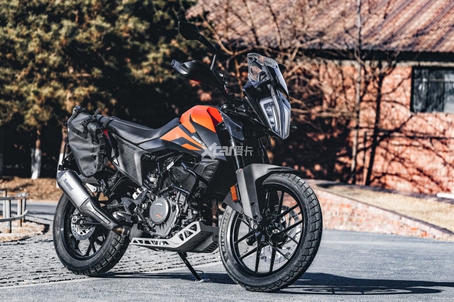 Ŀǰ۵KTM 390 ADV׼Ұ棬Ѿͬеı˲Ʒ׵ĶϵͳܹٵǮ鵽Adventure