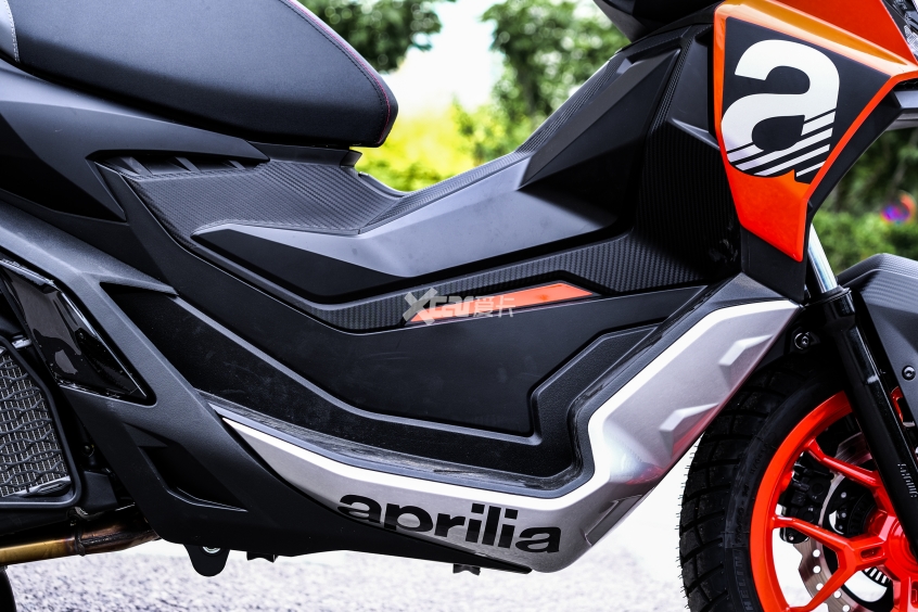 aprilia;阿普利亚;aprilia SR GT200