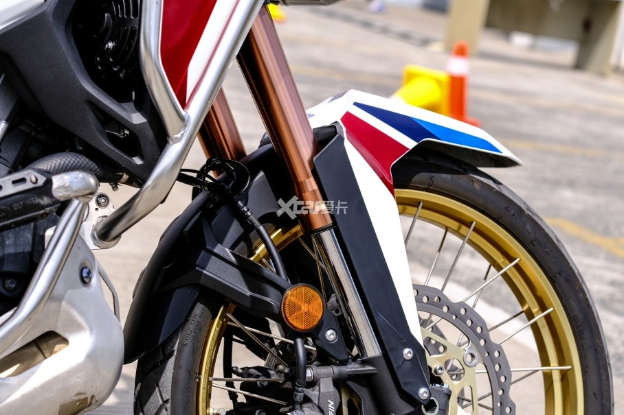 SHOWAṩEERACRF1100L Africa Twin Adventure Sports ES DCTרãܹʻе̺ܳͨIMU⵽ĳ״Լ٣ʱŻᣬʵڸʻеĲٿظкԡͬʱڼʻģʽУԸԤԤأҲͨԶģʽ¿ɽ24ϸڡ