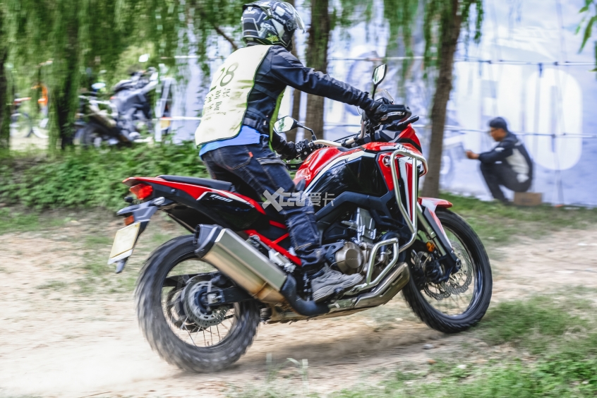 公路越野全能 试驾crf1100l africatwin:crf1100l越野还得是mt-爱卡