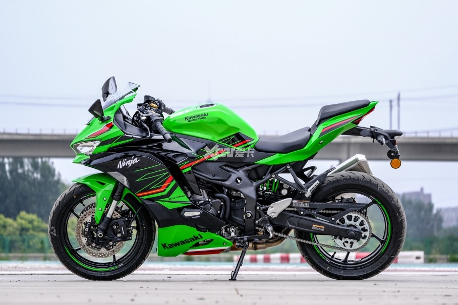 ʵڿZX-4RϵʱZX-25RԴзɱڷУZX-4RϵлZX-25RZXľ򣬲ZX-6R/10R棬ZX-4RR189kgڳ֣ܲзӦá