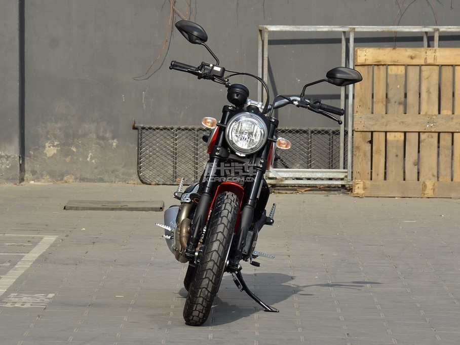 ICON ־ICONDucati ScramblerScramblerſ