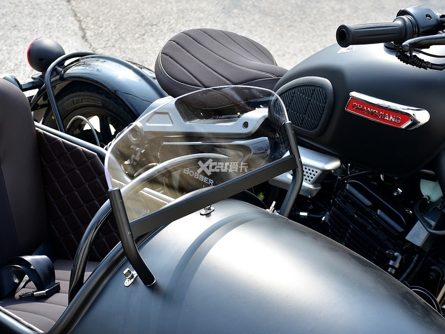 ;Ħ;;Bobber400