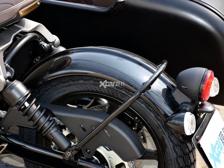 ;Ħ;;Bobber400