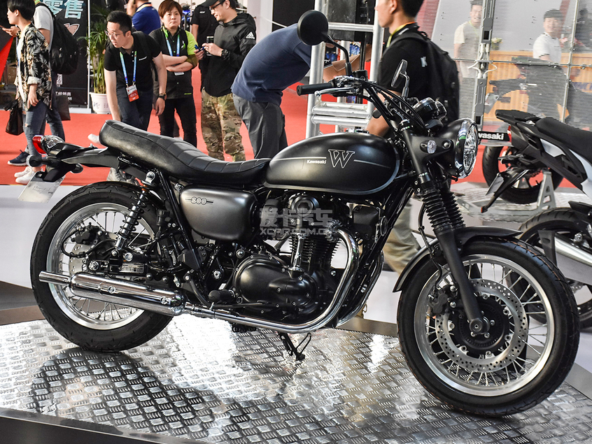 W800