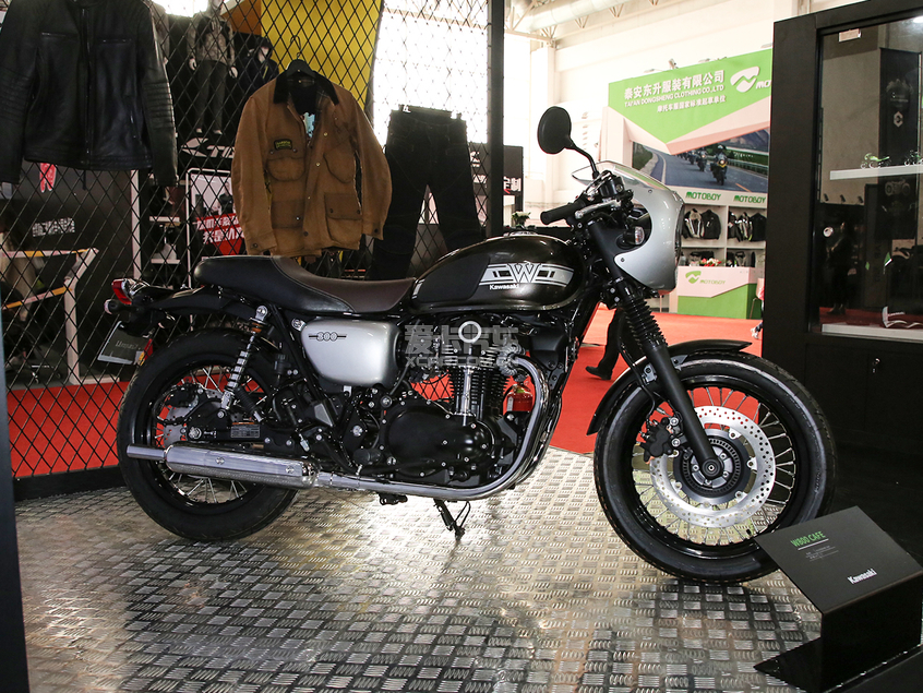 W800