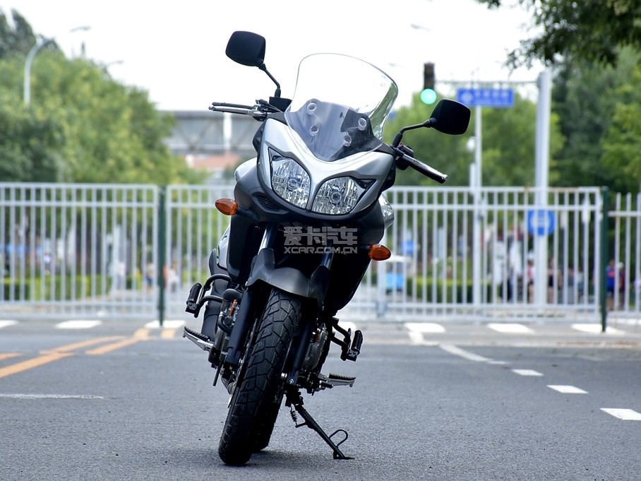ľ;SUZUKI;ľV-strom650 ABS