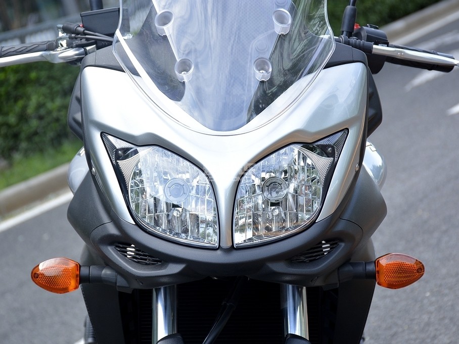 ľ;SUZUKI;ľV-strom650 ABS