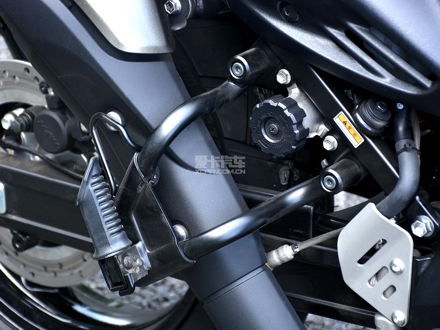 ľ;SUZUKI;ľV-strom650 ABS