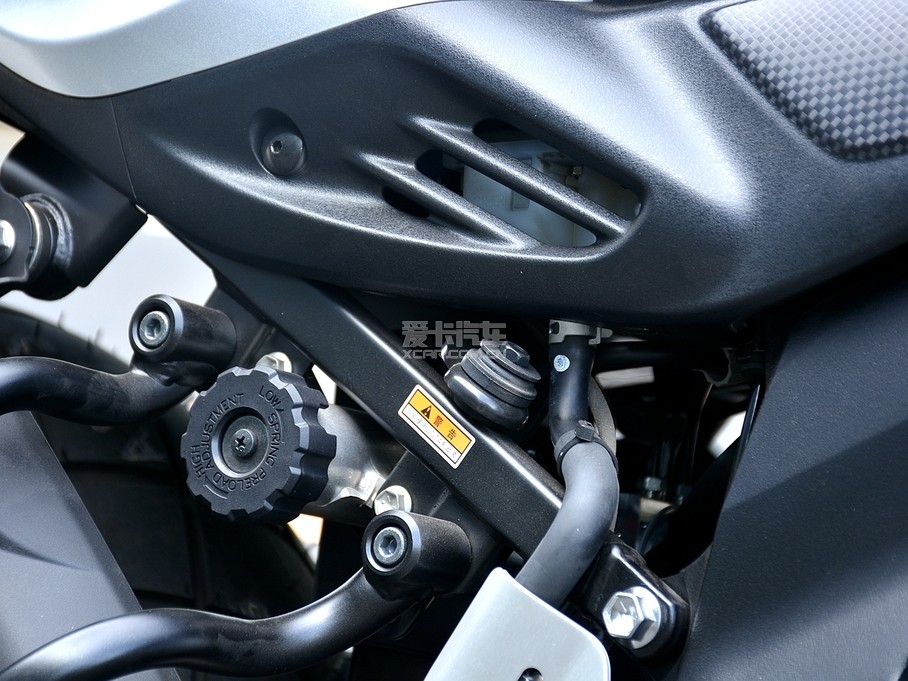 ľ;SUZUKI;ľV-strom650 ABS