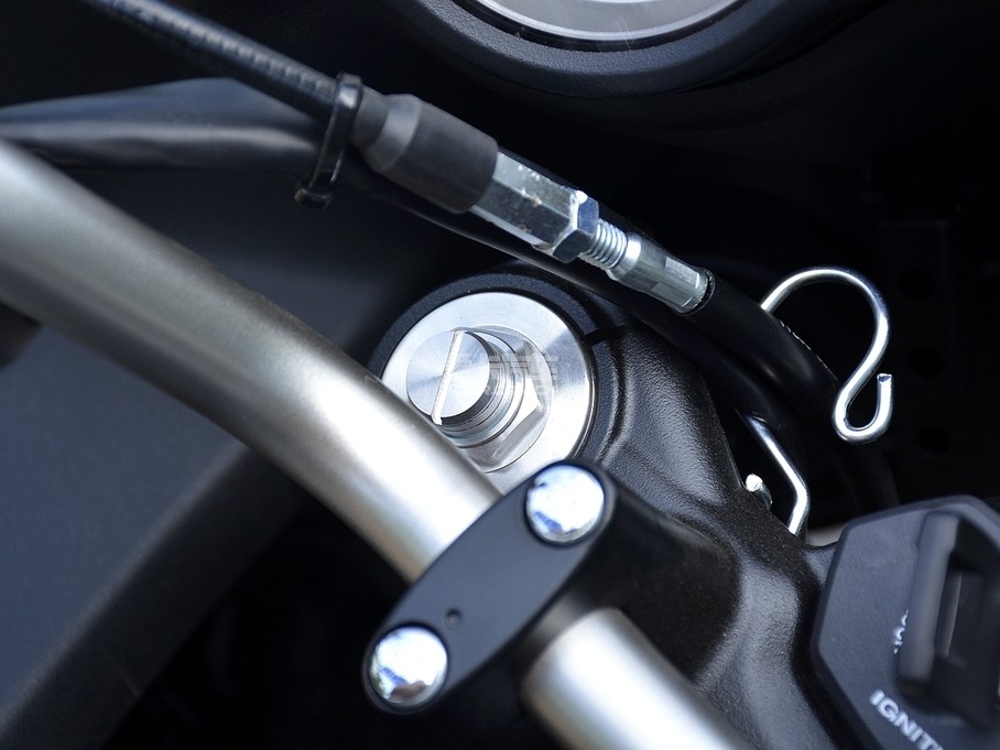 ľ;SUZUKI;ľV-strom650 ABS