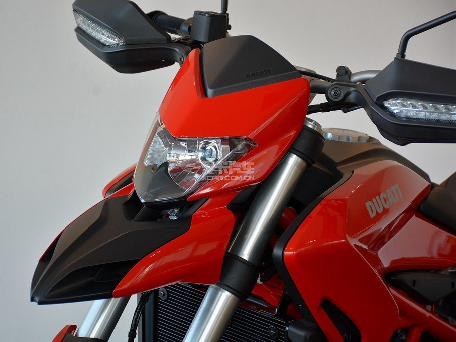 Hypermotard 939ſHypermotard̥Ducati