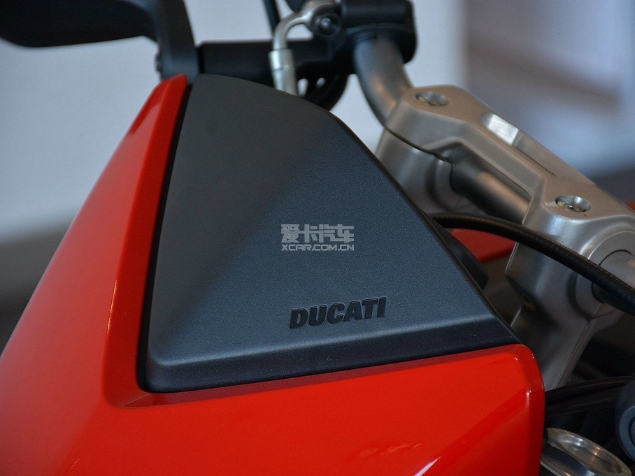 Hypermotard 939ſHypermotard̥Ducati