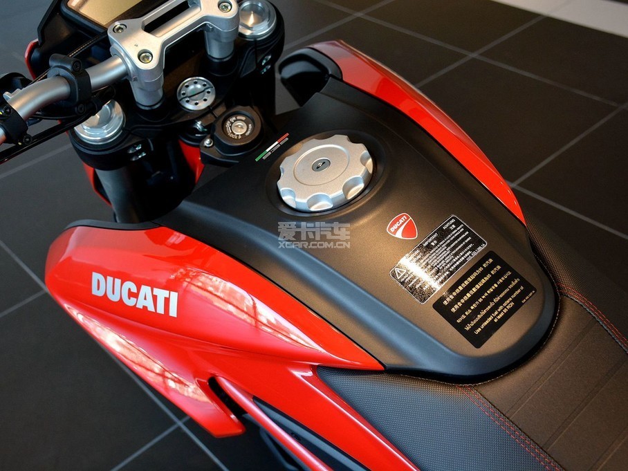 Hypermotard 939ſHypermotard̥Ducati