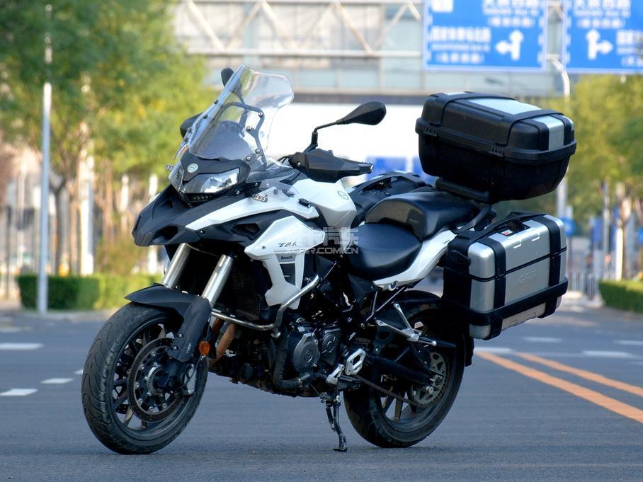 钱江贝纳利街跑车2016款金鹏trk502(bj500gs)