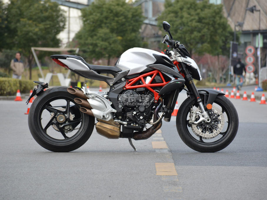 MV Agusta¹˹800BrutaleBrutale 800