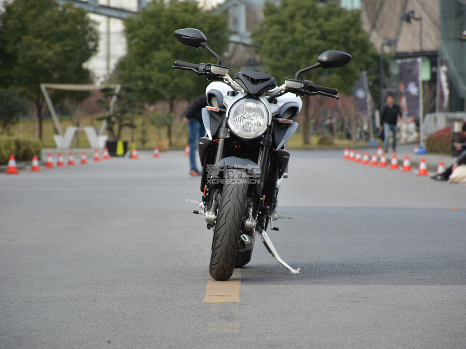 MV Agusta¹˹800BrutaleBrutale 800