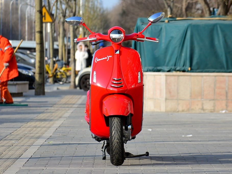 Vespa 946;PIAGGIO;;Τʿ;Vespa 946 RED