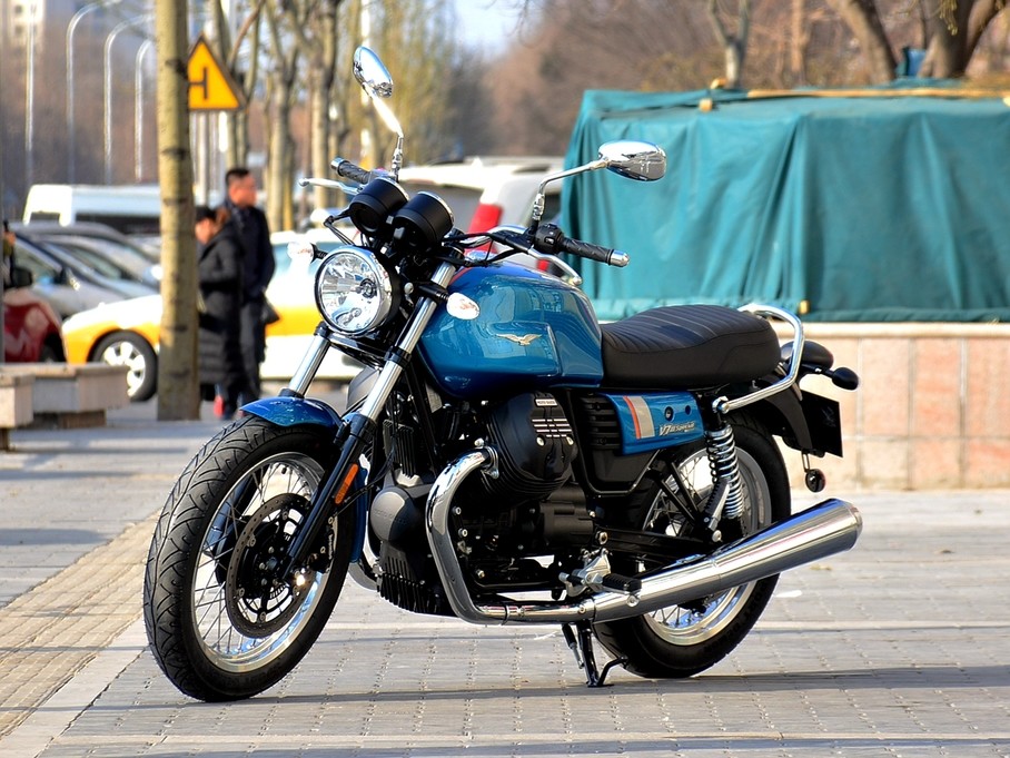 Ħй;Moto Guzzi:V7 III;V7 3;V7 III SPECIAL;V7 