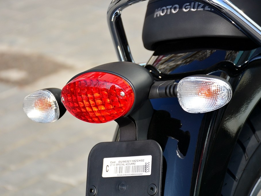 Ħй;Moto Guzzi:V7 III;V7 3;V7 III SPECIAL;V7 