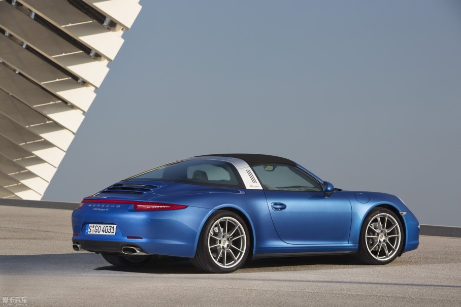 գʱʽȫһ911 TargaĹͼ³˿۵ƣڼĻ2014չʽ۷棬ȫһ911 Targa˻ع鸴ŵƣΪ۵ƣһȫ촰ͬϸڷ棬³ͬLEDβƣ...