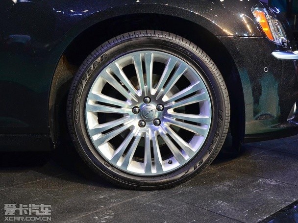 克莱斯勒300C 3.0L车型发布 4月底上市 克莱斯勒300C 3.0L车型发布 4月底上市