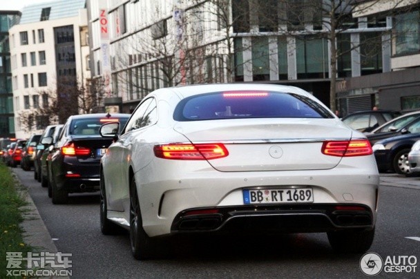 奔驰S63 AMG Coupe实车图