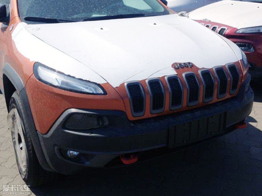 JeepɹTrailHawk3.2Lͽ5СգJeepɹ³Ƭع⣬ӳɫӦǼеTrailHawkܰ档