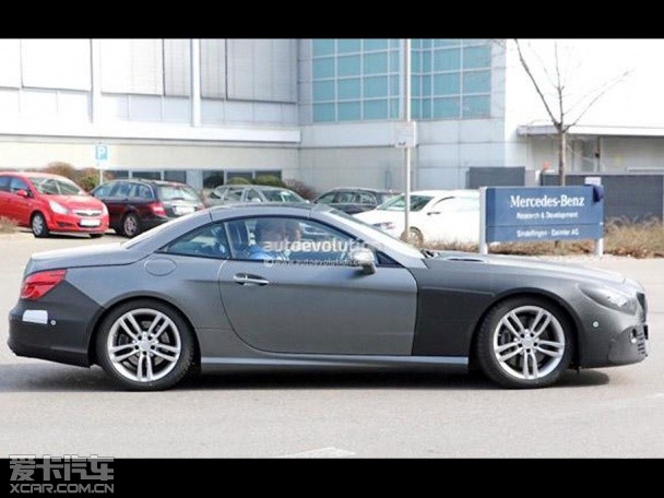 奔驰新款SL级谍照