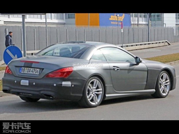 奔驰新款SL级谍照