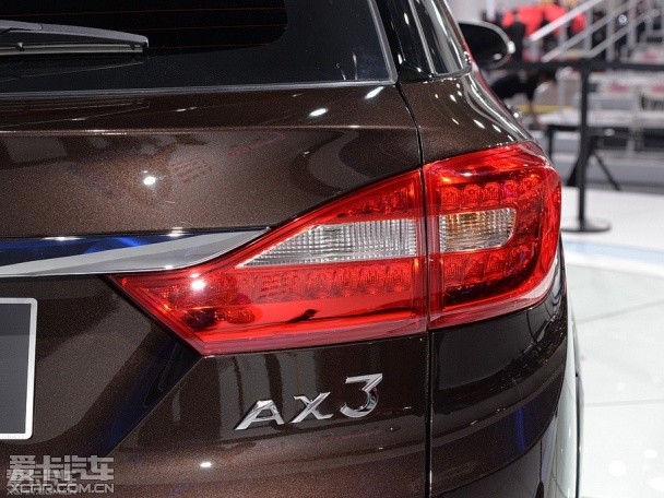 东风风神AX3上海车展发布 定位小型SUV