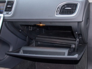 實拍沃爾沃S60L混合動力版