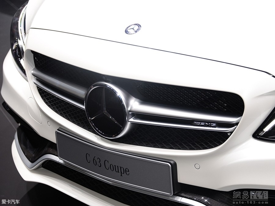 ǰĻ2015˸չϣʽȫAMG C63 Coupe͡³4.0L˫ѹV820163С