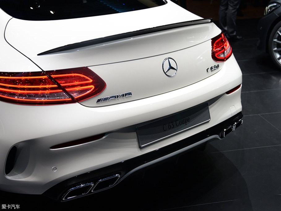 ǰĻ2015˸չϣʽȫAMG C63 Coupe͡³4.0L˫ѹV820163С