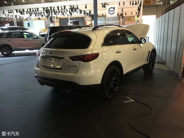 QX70