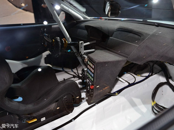 M6 GT3