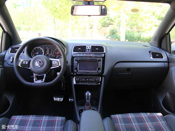 玩車首選小鋼炮  Polo GTI比嘉年華ST